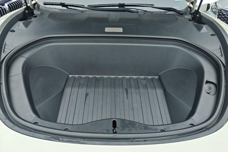 Used Xiaomi Auto SU7 2024 Rear-Drive Long-Range Intelligent Driving Version Engine Bay