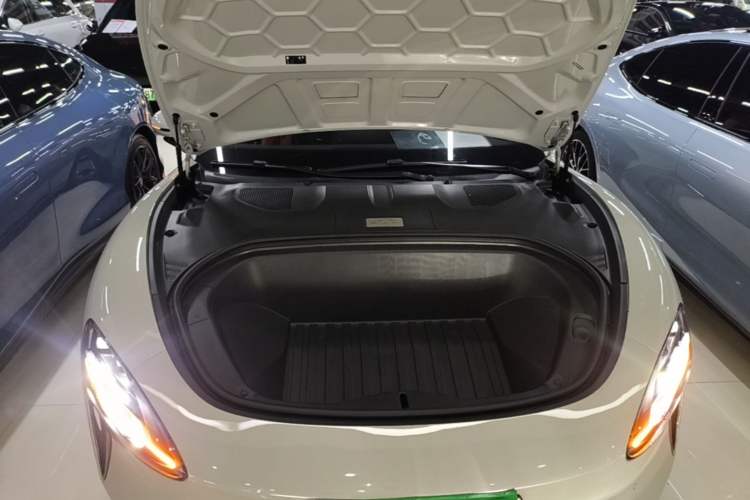 Used Xiaomi Auto SU7 2024 Rear-Drive Long-Range Intelligent Driving Version Engine Bay