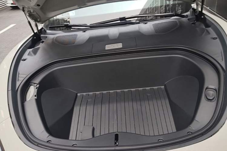 Used Xiaomi Auto SU7 2024 Rear-Drive Long-Range Intelligent Driving Version Engine Bay