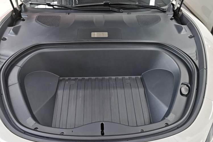 Used Xiaomi Auto SU7 2024 Rear-Drive Long-Range Intelligent Driving Version Engine Bay