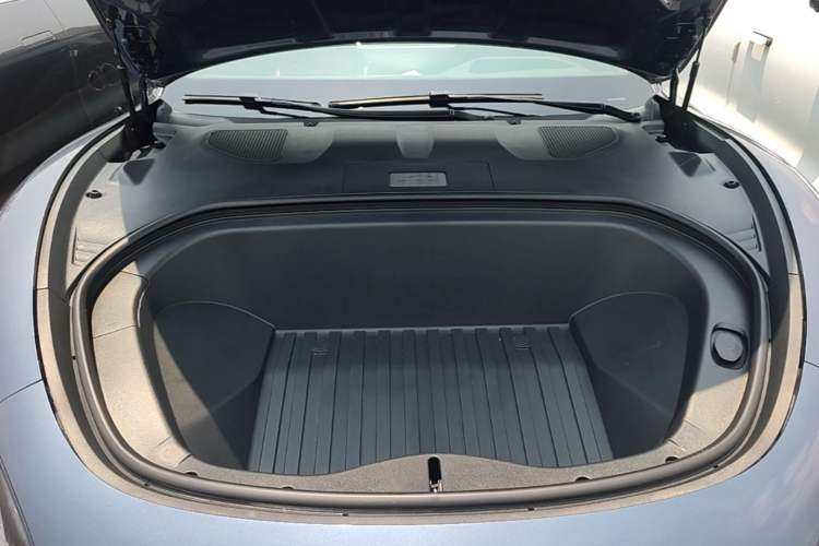 Used Xiaomi Auto SU7 2024 Four-Wheel Drive Ultra-Long Range Advanced Intelligent Driving Max Edition Engine Bay