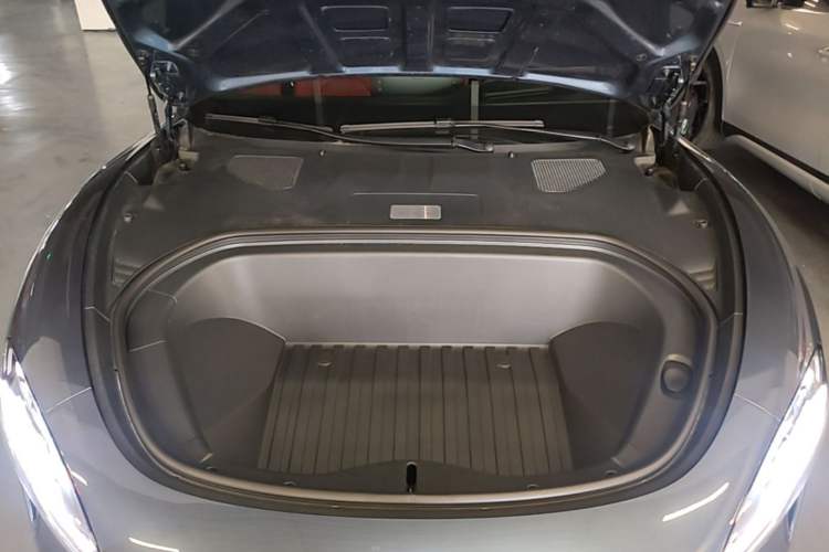 Used Xiaomi Auto SU7 2024 Four-Wheel Drive Ultra-Long Range Advanced Intelligent Driving Max Edition Engine Bay