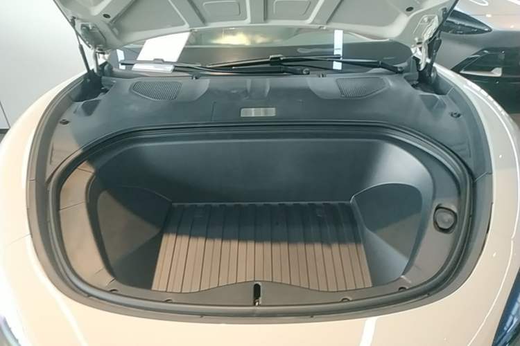 Used Xiaomi Auto SU7 2024 Rear-Drive Ultra-Long Range Advanced Pro-Level Intelligent Driving Version Engine Bay