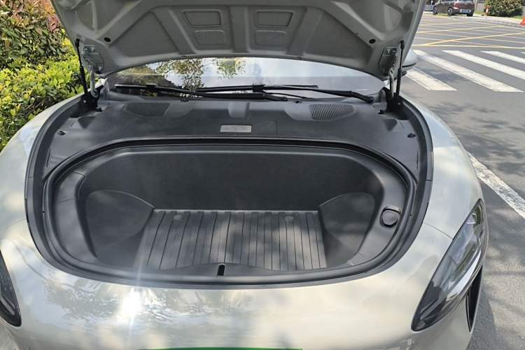 Used Xiaomi Auto SU7 2024 Rear-Drive Long-Range Intelligent Driving Version Engine Bay