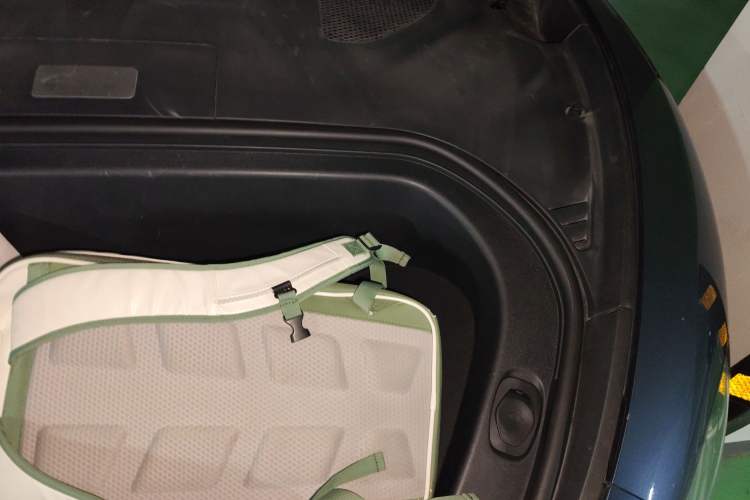 Used Xiaomi Auto SU7 2024 Rear-Drive Long-Range Intelligent Driving Version Engine Bay Left