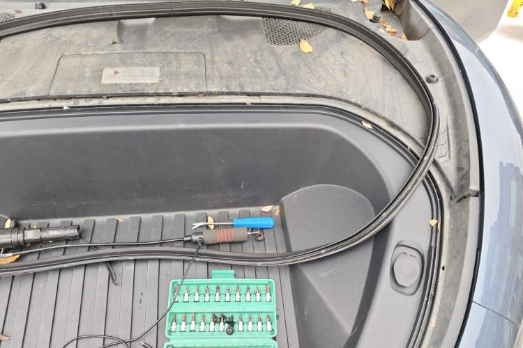 Used Xiaomi Auto SU7 2024 Four-Wheel Drive Ultra-Long Range Advanced Intelligent Driving Max Edition Engine Bay Left