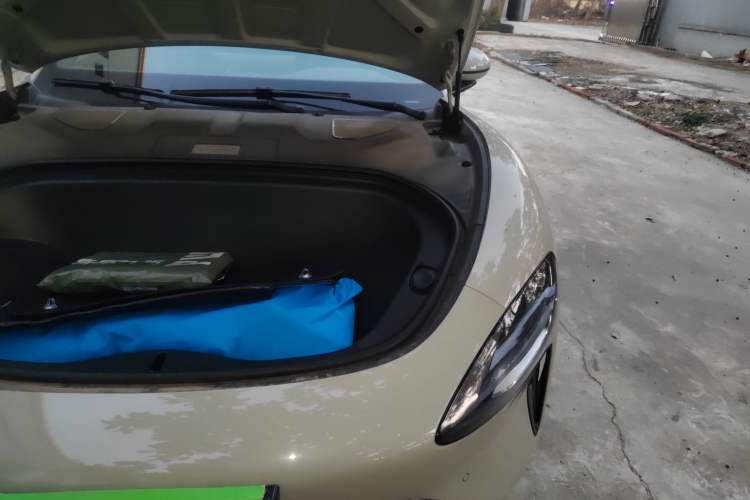 Used Xiaomi Auto SU7 2024 Rear-Drive Long-Range Intelligent Driving Version Engine Bay Left