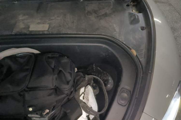 Used Xiaomi Auto SU7 2024 Rear-Drive Long-Range Intelligent Driving Version Engine Bay Left