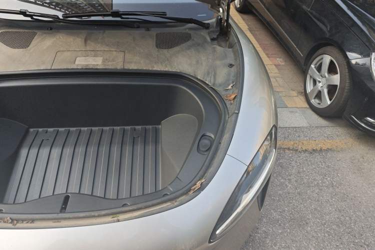 Used Xiaomi Auto SU7 2024 Rear-Drive Long-Range Intelligent Driving Version Engine Bay Left