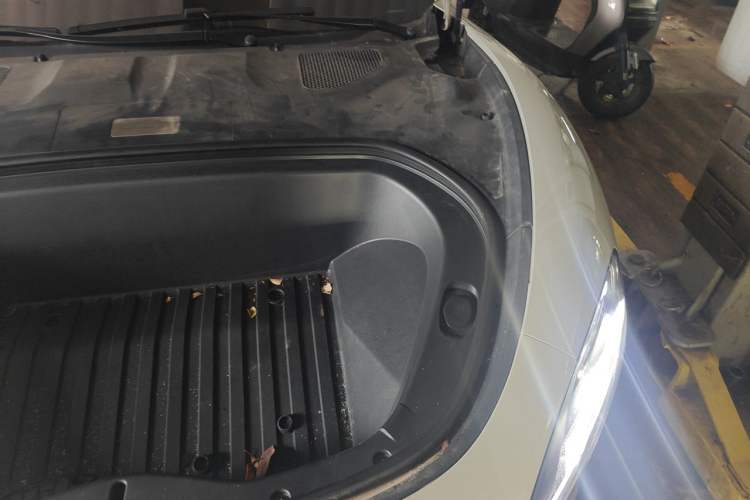Used Xiaomi Auto SU7 2024 Rear-Drive Standard Founder Edition Engine Bay Left