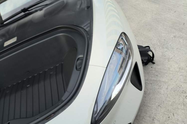 Used Xiaomi Auto SU7 2024 Rear-Drive Long-Range Intelligent Driving Version Engine Bay Left