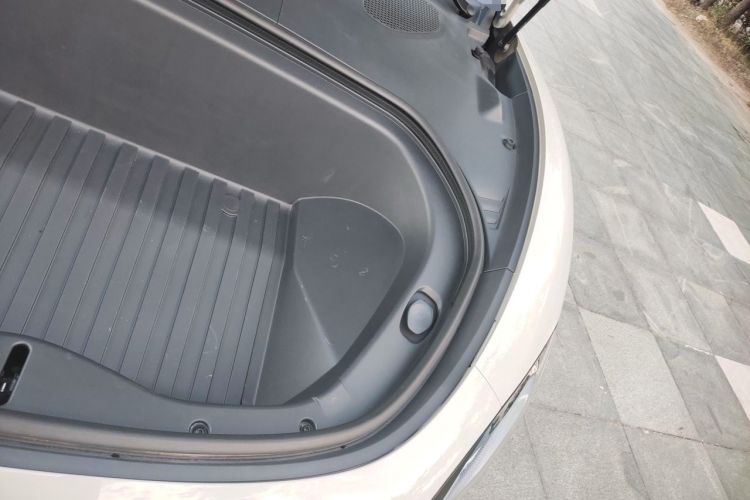 Used Xiaomi Auto SU7 2024 Four-Wheel Drive Ultra-Long Range Advanced Intelligent Driving Max Edition Engine Bay Left