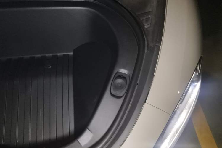 Used Xiaomi Auto SU7 2024 Four-Wheel Drive Ultra-Long Range Advanced Intelligent Driving Max Edition Engine Bay Left
