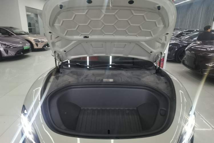 Used Xiaomi Auto SU7 2024 Four-Wheel Drive Ultra-Long Range Advanced Intelligent Driving Max Edition Engine Bay