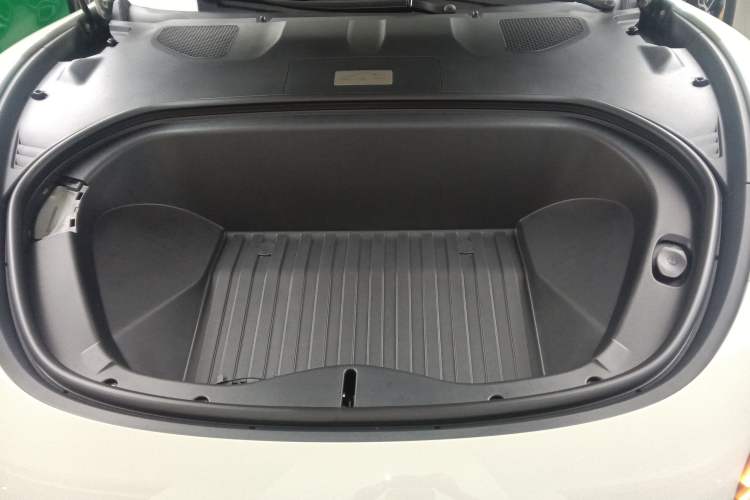 Used Xiaomi Auto SU7 2024 Rear-Drive Long-Range Intelligent Driving Version Engine Bay