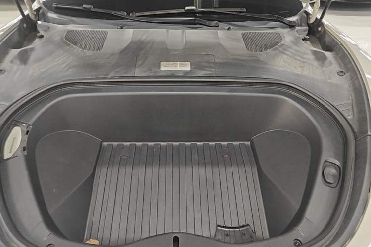 Used Xiaomi Auto SU7 2024 Four-Wheel Drive Ultra-Long Range Advanced Intelligent Driving Max Edition Engine Bay