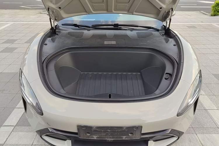 Used Xiaomi Auto SU7 2024 Rear-Drive Ultra-Long Range Advanced Pro-Level Intelligent Driving Version Engine Bay