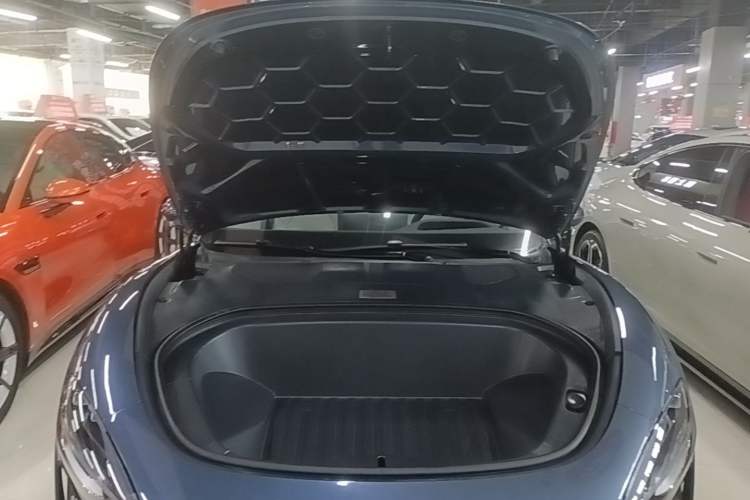 Used Xiaomi Auto SU7 2024 Four-Wheel Drive Ultra-Long Range Advanced Intelligent Driving Max Edition Engine Bay