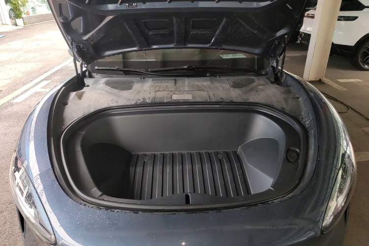 Used Xiaomi Auto SU7 2024 Rear-Drive Long-Range Intelligent Driving Version Engine Bay