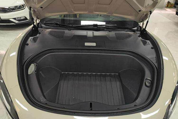 Used Xiaomi Auto SU7 2024 Rear-Drive Ultra-Long Range Advanced Pro-Level Intelligent Driving Version Engine Bay