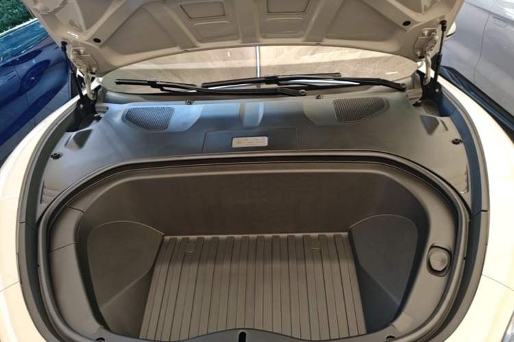 Used Xiaomi Auto SU7 2024 Four-Wheel Drive Ultra-Long Range Advanced Intelligent Driving Max Edition Engine Bay