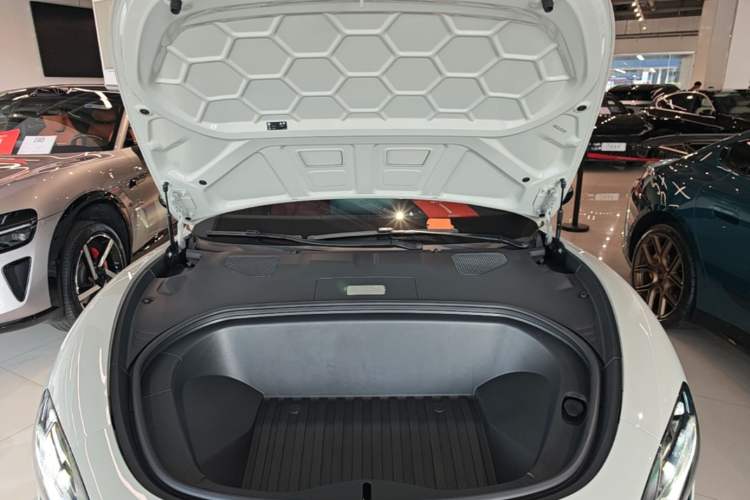 Used Xiaomi Auto SU7 2024 Rear-Drive Ultra-Long Range Advanced Pro-Level Intelligent Driving Version Engine Bay