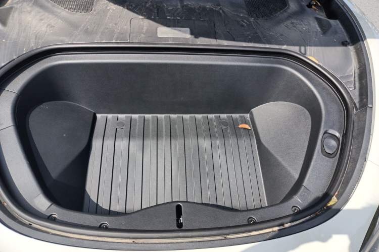 Used Xiaomi Auto SU7 2024 Rear-Drive Long-Range Intelligent Driving Version Engine Bay