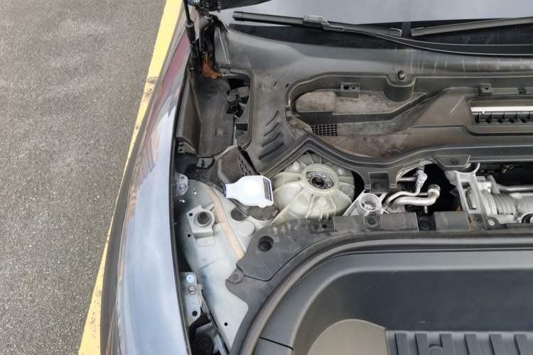 Used Xiaomi Auto SU7 2024 Rear-Drive Ultra-Long Range Advanced Pro-Level Intelligent Driving Version Engine Bay Right