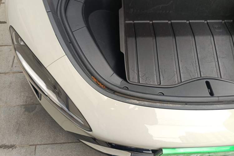 Used Xiaomi Auto SU7 2024 Four-Wheel Drive Ultra-Long Range Advanced Intelligent Driving Max Edition Engine Bay Right