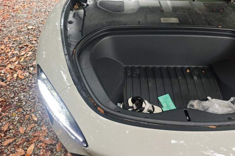 Used Xiaomi Auto SU7 2024 Rear-Drive Ultra-Long Range Advanced Pro-Level Intelligent Driving Version Engine Bay Right
