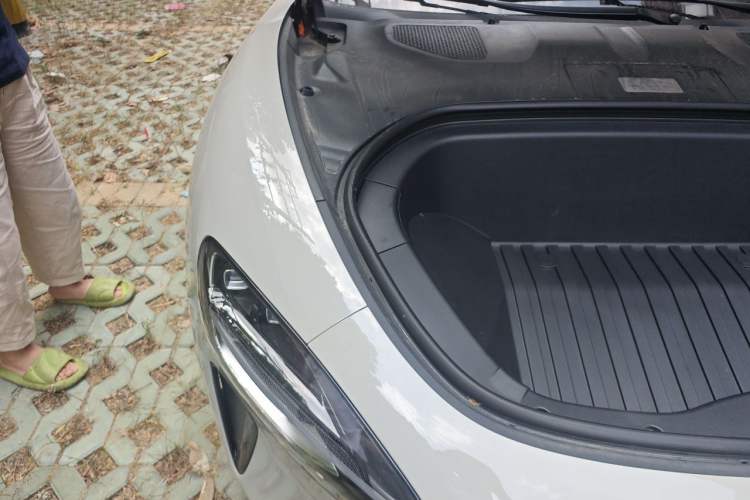 Used Xiaomi Auto SU7 2024 Four-Wheel Drive Ultra-Long Range Advanced Intelligent Driving Max Edition Engine Bay Right