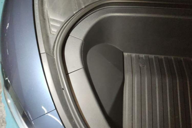 Used Xiaomi Auto SU7 2024 Rear-Drive Ultra-Long Range Advanced Pro-Level Intelligent Driving Version Engine Bay Right