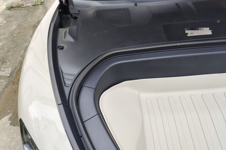 Used Xiaomi Auto SU7 2024 Rear-Drive Long-Range Intelligent Driving Version Engine Bay Right