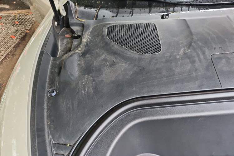 Used Xiaomi Auto SU7 2024 Four-Wheel Drive Ultra-Long Range Advanced Intelligent Driving Max Edition Engine Bay Right