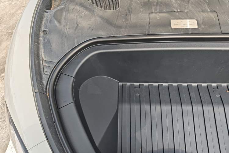 Used Xiaomi Auto SU7 2024 Rear-Drive Ultra-Long Range Advanced Pro-Level Intelligent Driving Version Engine Bay Right