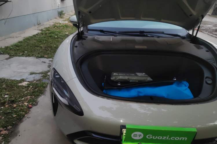 Used Xiaomi Auto SU7 2024 Rear-Drive Long-Range Intelligent Driving Version Engine Bay Right