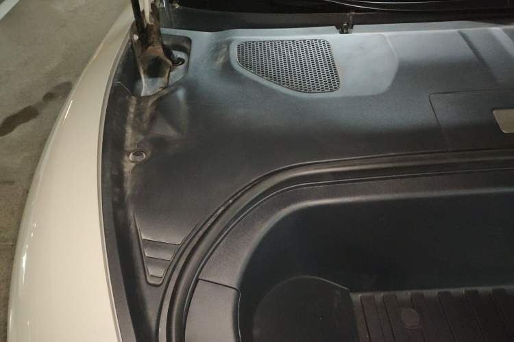 Used Xiaomi Auto SU7 2024 Rear-Drive Ultra-Long Range Advanced Pro-Level Intelligent Driving Version Engine Bay Right