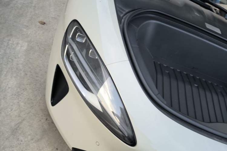 Used Xiaomi Auto SU7 2024 Rear-Drive Long-Range Intelligent Driving Version Engine Bay Right