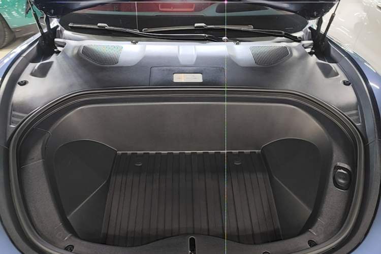 Used Xiaomi Auto SU7 2024 Four-Wheel Drive Ultra-Long Range Advanced Intelligent Driving Max Edition Engine Bay