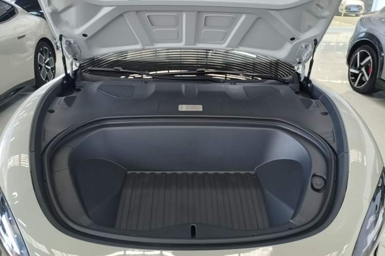 Used Xiaomi Auto SU7 2024 Rear-Drive Ultra-Long Range Advanced Pro-Level Intelligent Driving Version Engine Bay