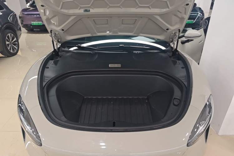 Used Xiaomi Auto SU7 2024 Rear-Drive Long-Range Intelligent Driving Version Engine Bay