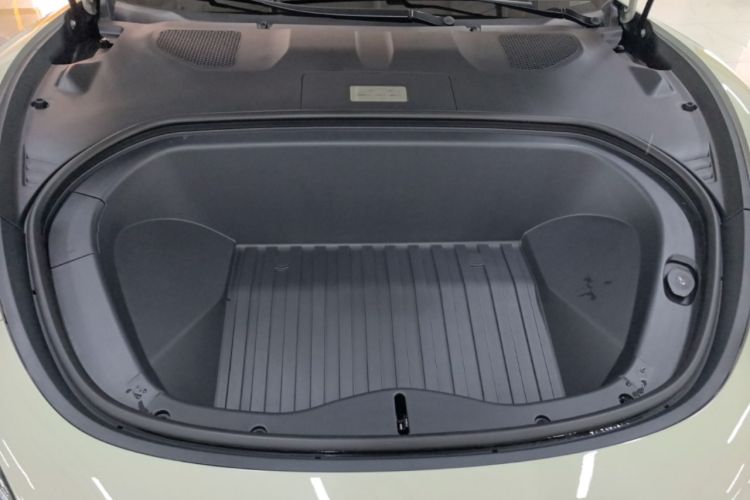 Used Xiaomi Auto SU7 2024 Rear-Drive Long-Range Intelligent Driving Version Engine Bay
