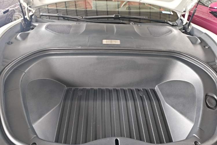Used Xiaomi Auto SU7 2024 Four-Wheel Drive Ultra-Long Range Advanced Intelligent Driving Max Edition Engine Bay