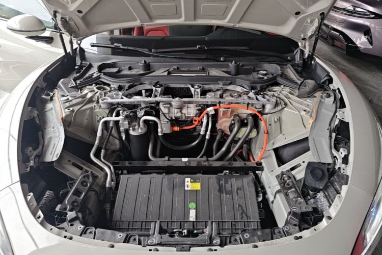 Used Xiaomi Auto SU7 2024 Rear-Drive Long-Range Intelligent Driving Version Engine Bay