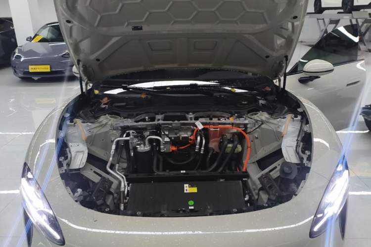 Used Xiaomi Auto SU7 2024 Rear-Drive Ultra-Long Range Advanced Pro-Level Intelligent Driving Version Engine Bay