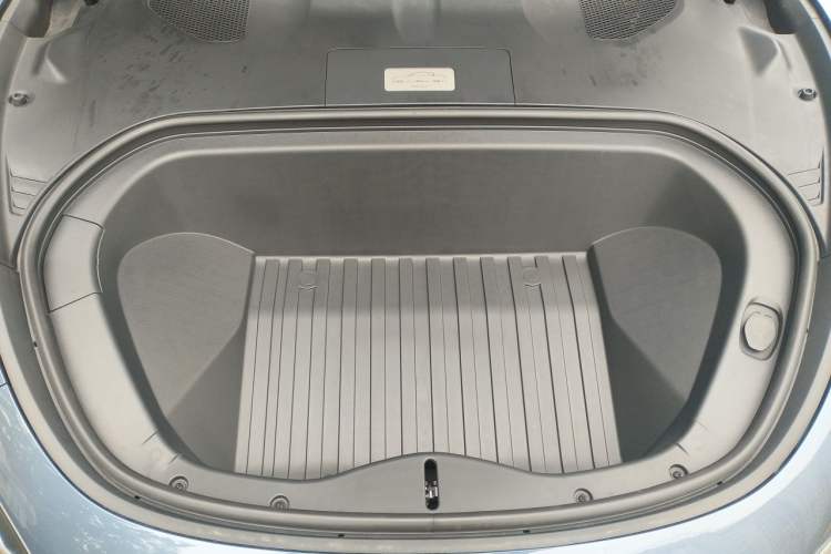 Used Xiaomi Auto SU7 2024 Four-Wheel Drive Ultra-Long Range Advanced Intelligent Driving Max Edition Engine Bay