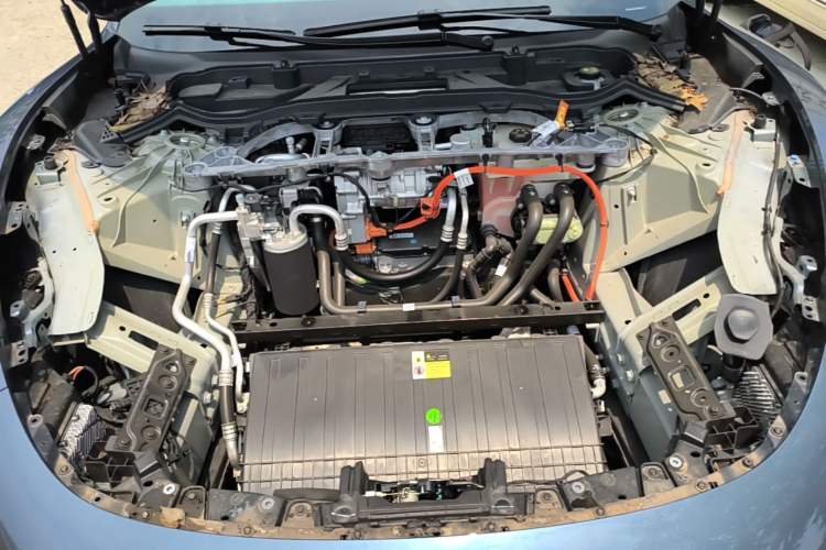 Used Xiaomi Auto SU7 2024 Four-Wheel Drive Ultra-Long Range Advanced Intelligent Driving Max Edition Engine Bay