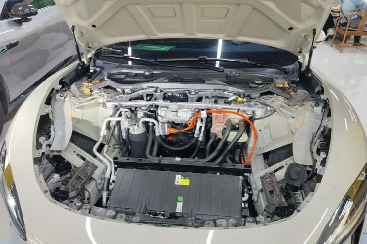 Used Xiaomi Auto SU7 2024 Rear-Drive Long-Range Intelligent Driving Version Engine Bay