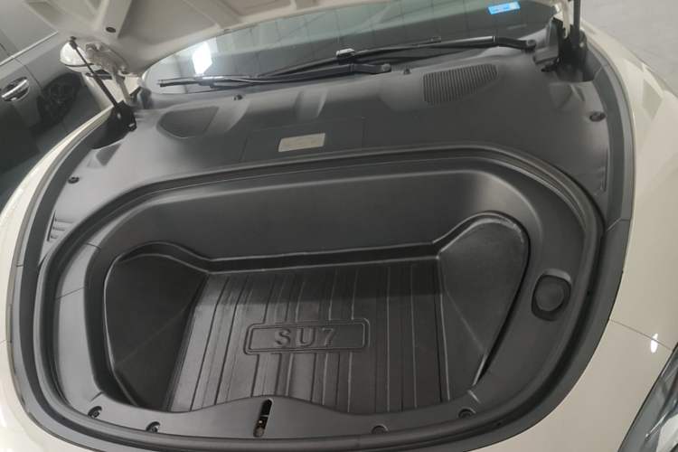 Used Xiaomi Auto SU7 2024 Four-Wheel Drive Ultra-Long Range Advanced Intelligent Driving Max Edition Engine Bay