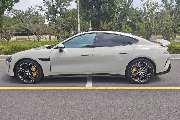 Used Xiaomi Auto SU7 2024 Four-Wheel Drive Ultra-Long Range Advanced Intelligent Driving Max Edition Exterior 2